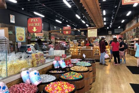 Savannah candy kitchen - River Street Sweets Savannah&#39;s Candy Kitchen | 141 followers on LinkedIn. For over 46 years,the Strickland family of Savannah, Georgia has made the South synonymous with handmade Southern ...